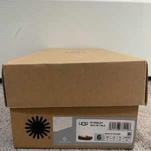 NWT UGG Ansley size 6
